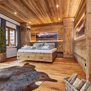 Alpis Apartment